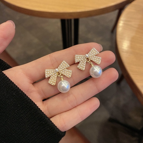 14K Gold Plated Bow Earrings*Pearl Earrings*Chic Modern Girly Feminine*DD - Picture 3 of 6